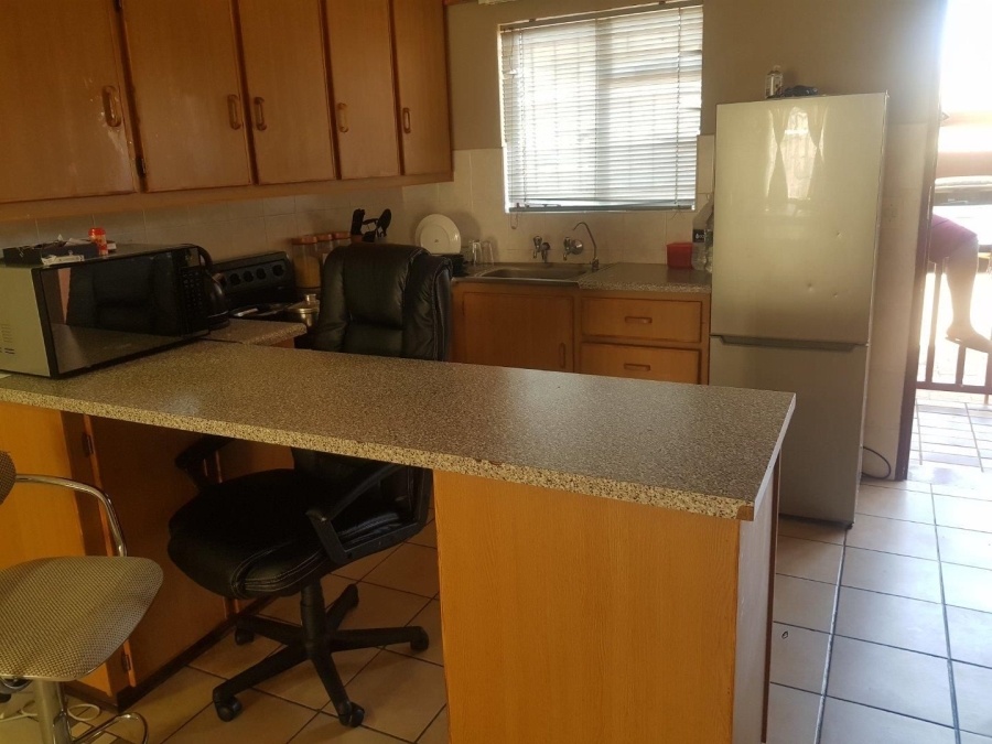 2 Bedroom Property for Sale in Kannoniers Park North West